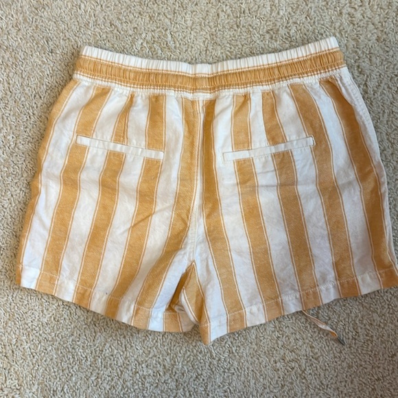 Gap Yellow and White Linen Blend Shorts Size Small - Picture 2 of 4